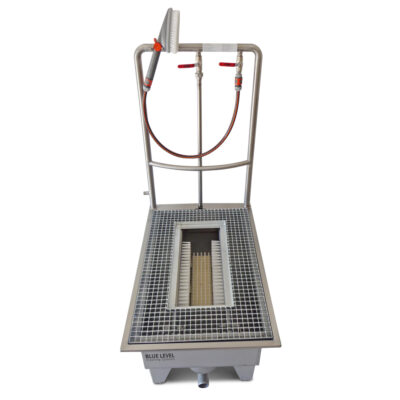 Boot washer steel flush to the floor