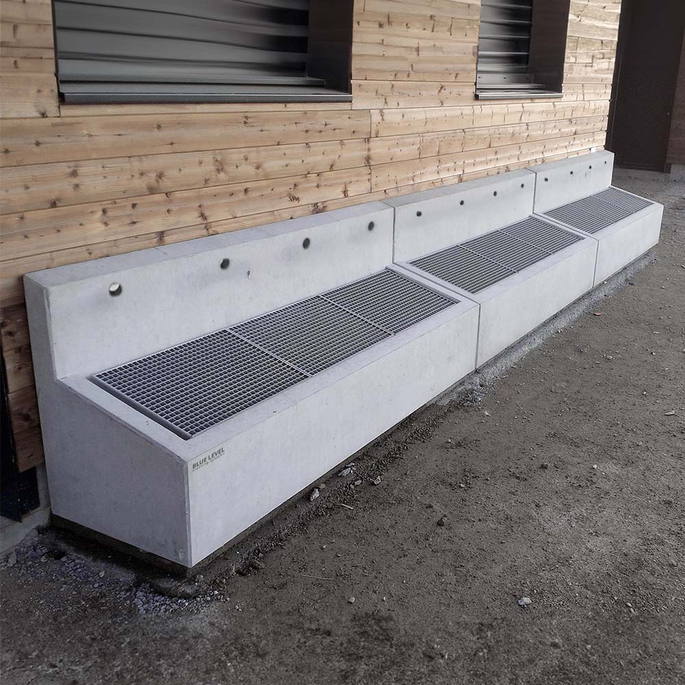 Frost-proof boot cleaner above ground back wall - Image 2