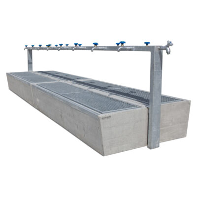 Above-ground shoe wash station