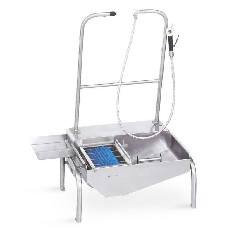 Sole and boot cleaning system with disinfection 240–400 volts