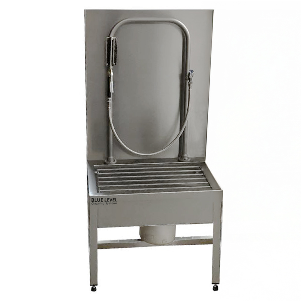 Boot washing station with splash guard - Image 2